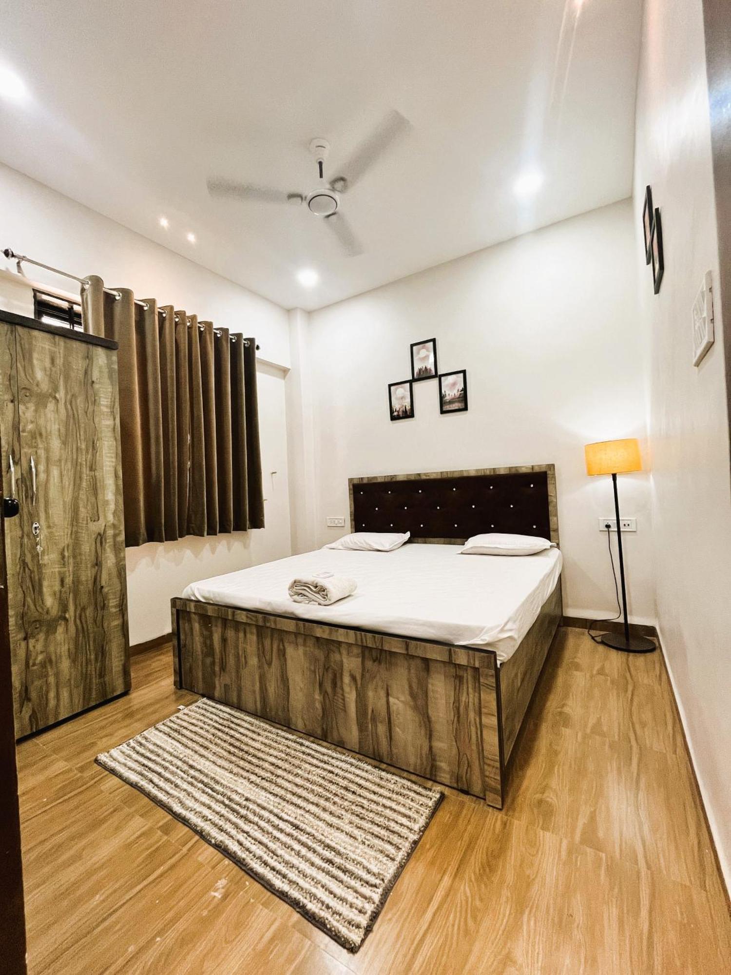 Shree Stay Inn Luxe' Holiday Home 乌贾因 外观 照片